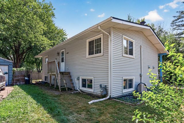 2280 Shryer Avenue E, North Saint Paul, MN 55109
