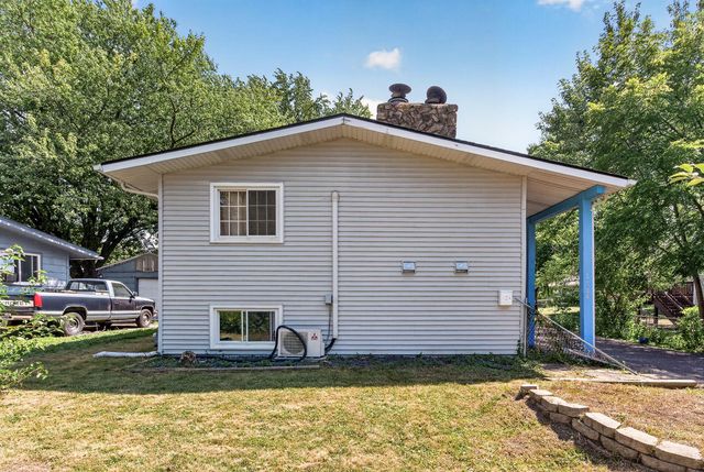 2280 Shryer Avenue E, North Saint Paul, MN 55109