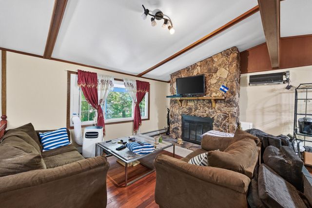 2280 Shryer Avenue E, North Saint Paul, MN 55109