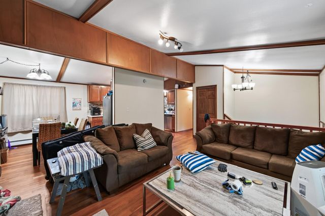 2280 Shryer Avenue E, North Saint Paul, MN 55109