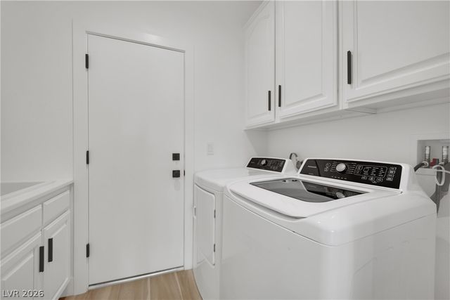 9205 Spruce Mountain Way, Las Vegas, NV 89134