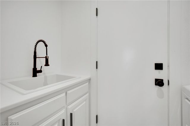 9205 Spruce Mountain Way, Las Vegas, NV 89134