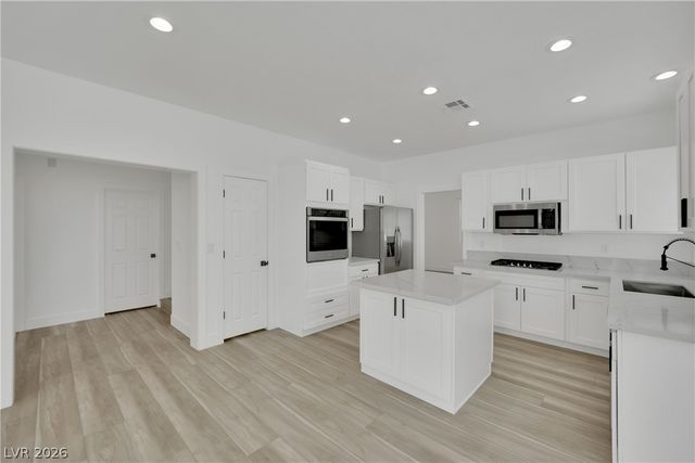 9205 Spruce Mountain Way, Las Vegas, NV 89134