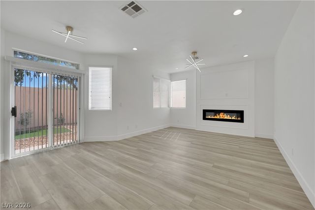 9205 Spruce Mountain Way, Las Vegas, NV 89134