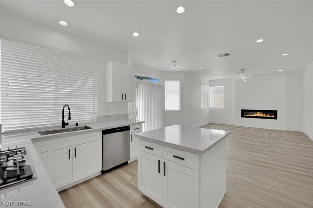 9205 Spruce Mountain Way, Las Vegas, NV 89134