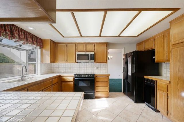 16640 Cresta Bella Circle, Yorba Linda, CA 92886