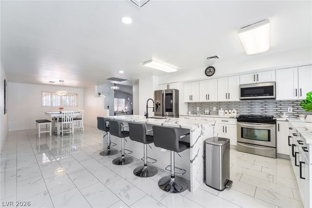 3983 Redwood Street, Las Vegas, NV 89103
