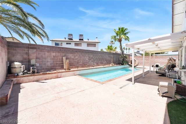3983 Redwood Street, Las Vegas, NV 89103