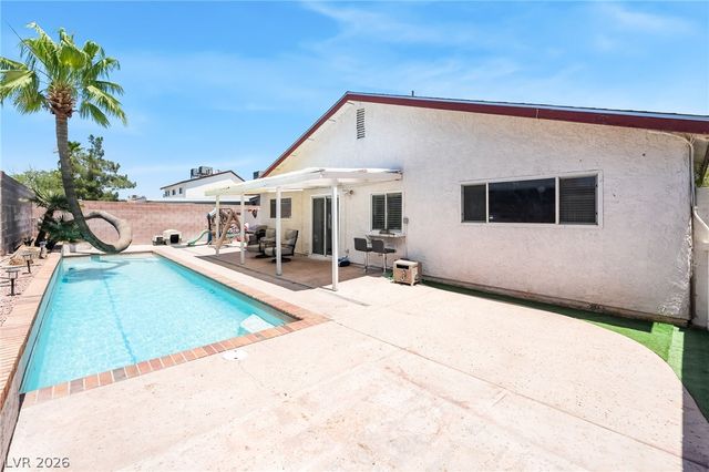 3983 Redwood Street, Las Vegas, NV 89103