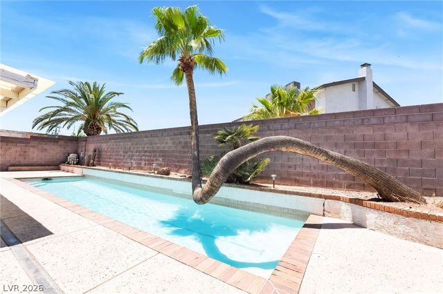 3983 Redwood Street, Las Vegas, NV 89103