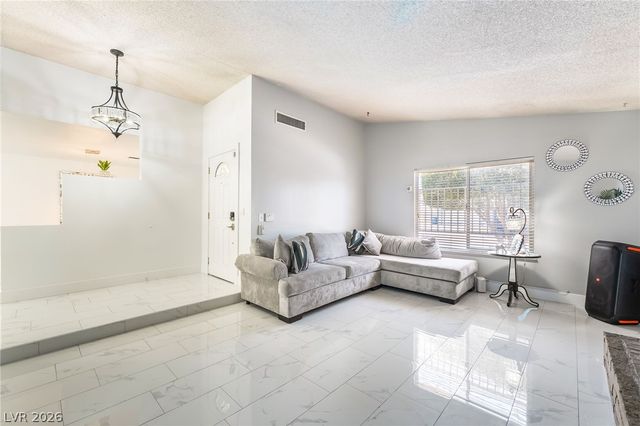 3983 Redwood Street, Las Vegas, NV 89103