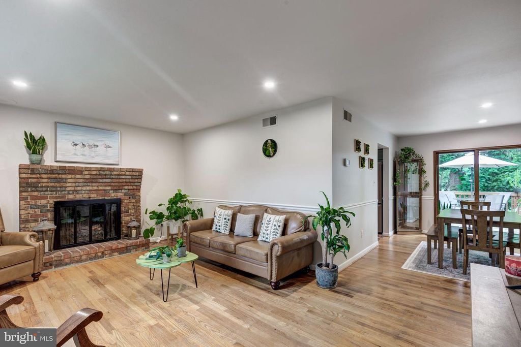 5643 OLD WASHINGTON RD, Sykesville, MD 21784
