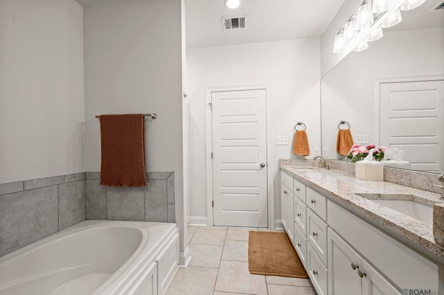 8140 Stonelake Circle East Ave, Baton Rouge, LA 70820