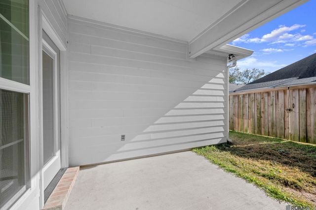 8140 Stonelake Circle East Ave, Baton Rouge, LA 70820