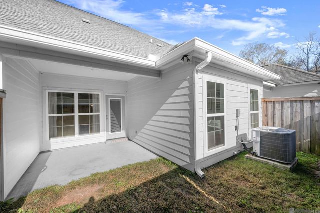 8140 Stonelake Circle East Ave, Baton Rouge, LA 70820