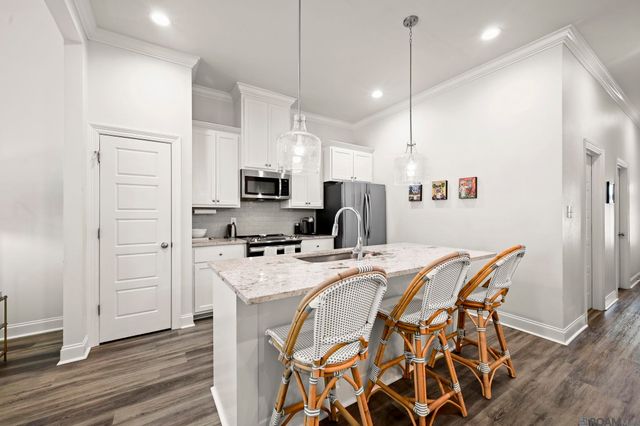 8140 Stonelake Circle East Ave, Baton Rouge, LA 70820