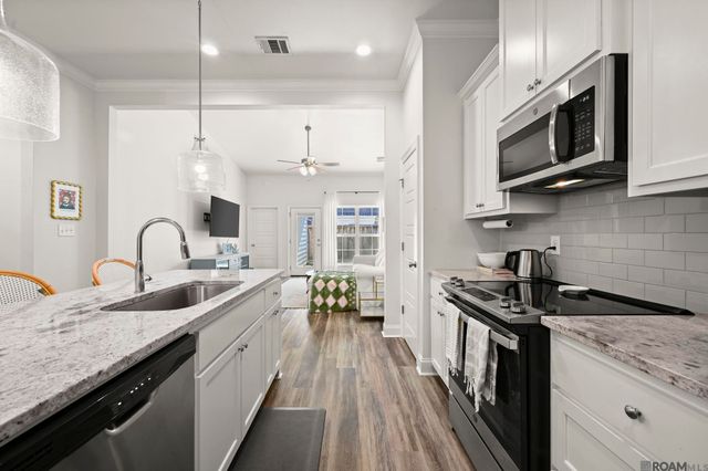 8140 Stonelake Circle East Ave, Baton Rouge, LA 70820