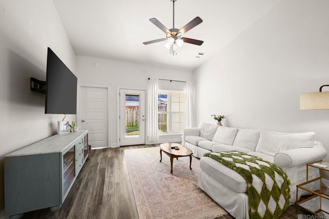 8140 Stonelake Circle East Ave, Baton Rouge, LA 70820