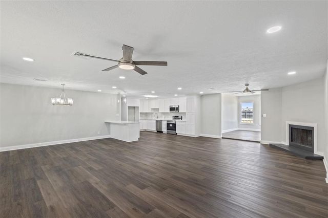 4125 Mary Ann Lane, Lake Charles, LA 70605