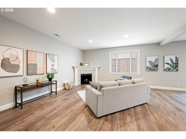 16992 Nw TRILLIUM St, Portland, OR 97229