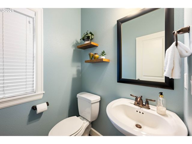 16992 Nw TRILLIUM St, Portland, OR 97229