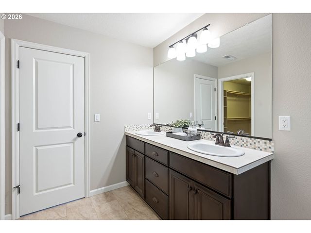 16992 Nw TRILLIUM St, Portland, OR 97229