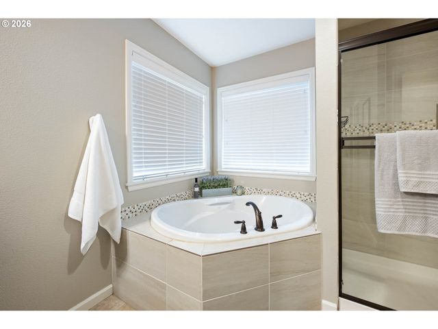 16992 Nw TRILLIUM St, Portland, OR 97229