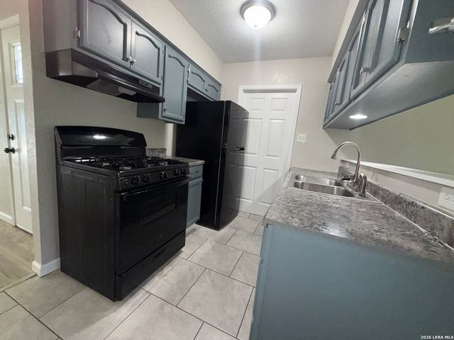 4911 TENNYSON DR, San Antonio, TX 78217