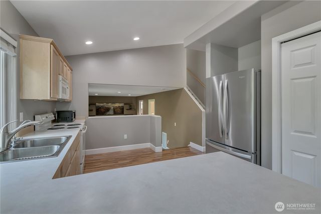 21646 SE 239th Place, Maple Valley, WA 98038