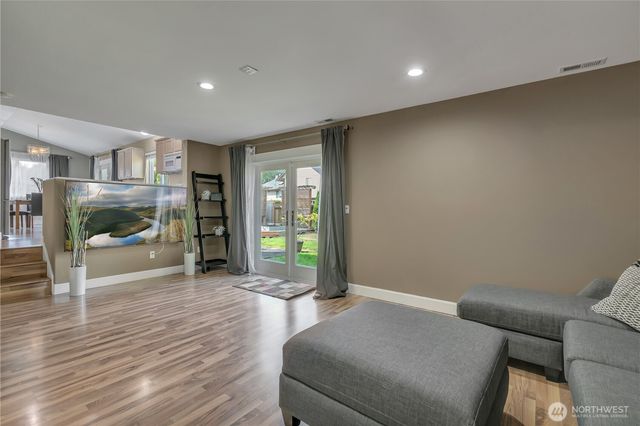 21646 SE 239th Place, Maple Valley, WA 98038