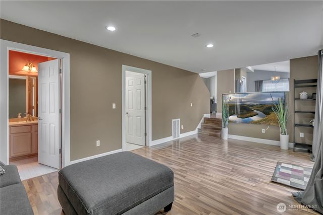 21646 SE 239th Place, Maple Valley, WA 98038