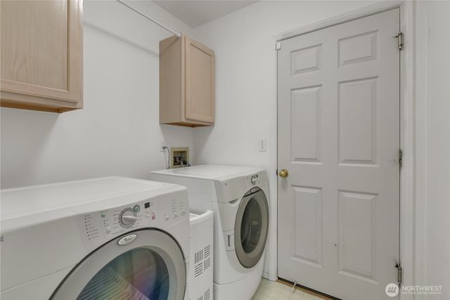 21646 SE 239th Place, Maple Valley, WA 98038