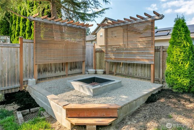 21646 SE 239th Place, Maple Valley, WA 98038