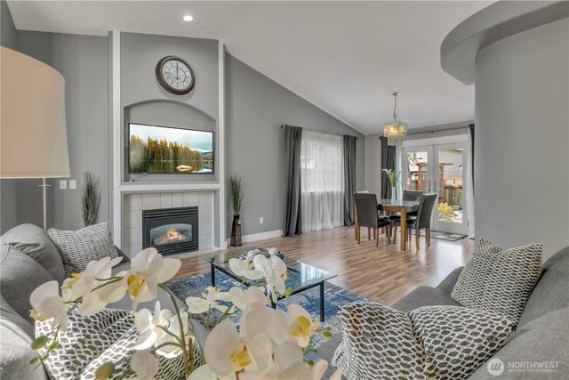 21646 SE 239th Place, Maple Valley, WA 98038