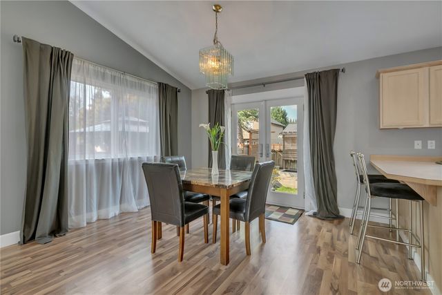 21646 SE 239th Place, Maple Valley, WA 98038