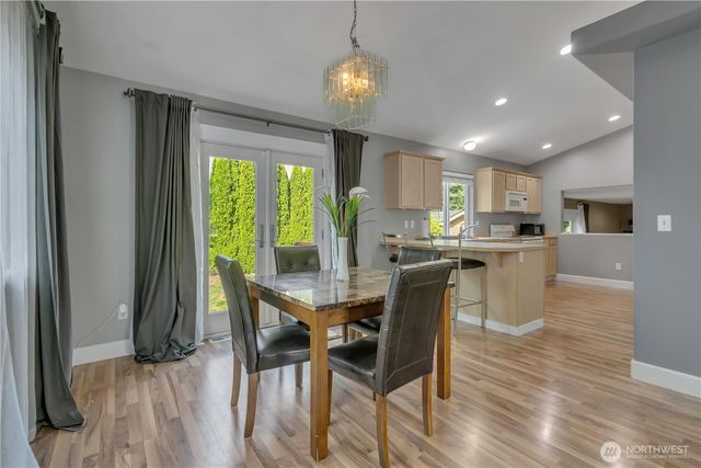 21646 SE 239th Place, Maple Valley, WA 98038