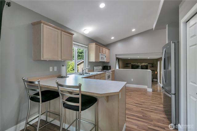 21646 SE 239th Place, Maple Valley, WA 98038