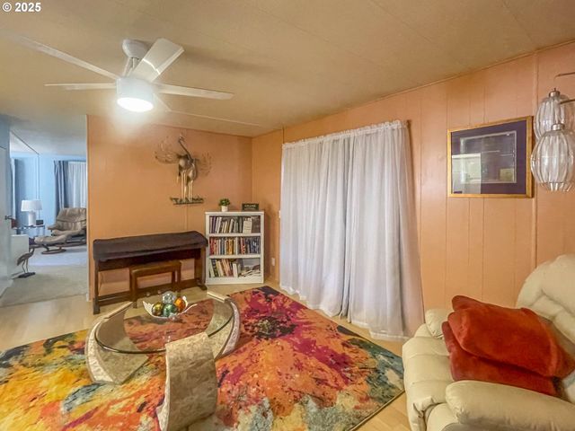 73 DANITA Ln, Roseburg, OR 97470