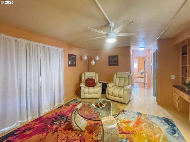 73 DANITA Ln, Roseburg, OR 97470
