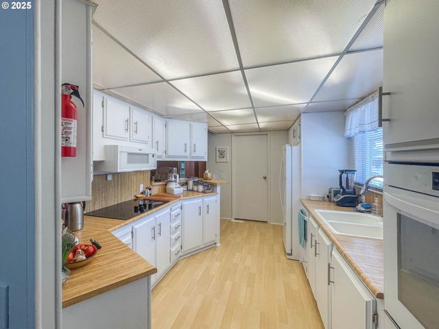 73 DANITA Ln, Roseburg, OR 97470
