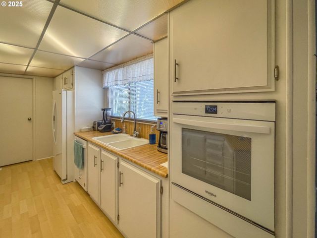 73 DANITA Ln, Roseburg, OR 97470