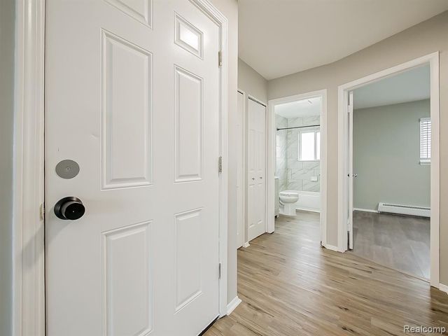 1498 Nancywood Drive 8, Waterford, MI 48327