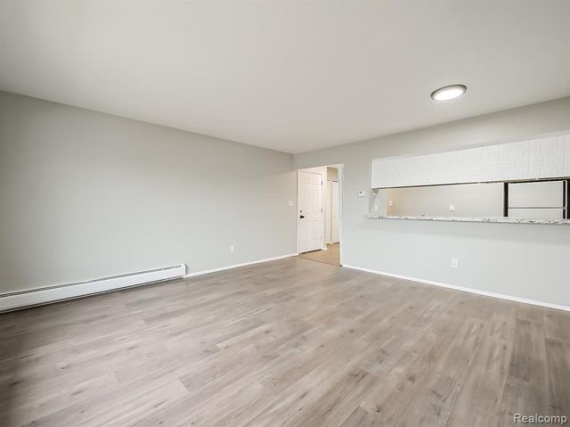 1498 Nancywood Drive 8, Waterford, MI 48327