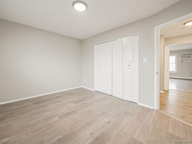 1498 Nancywood Drive 8, Waterford, MI 48327