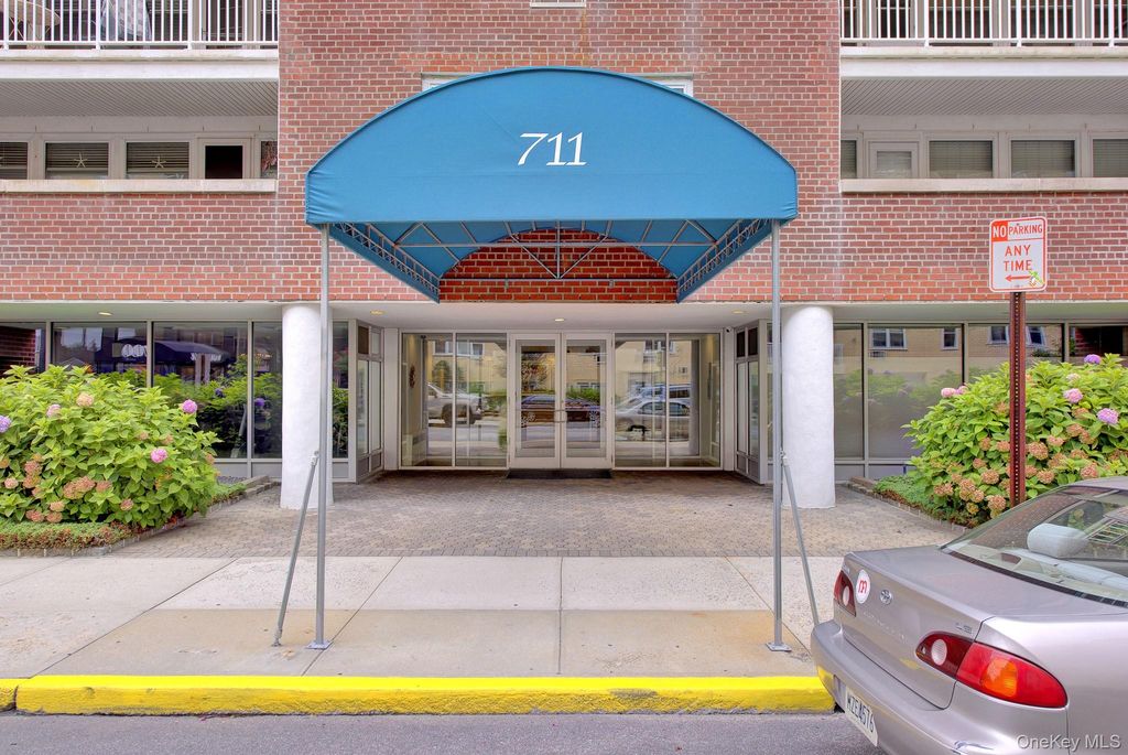 711 Shore Road 1N, Long Beach, NY 11561 — photo 3
