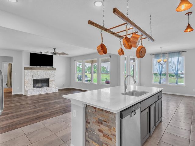 1013 Northern Oaks Court, Springtown, TX 76082