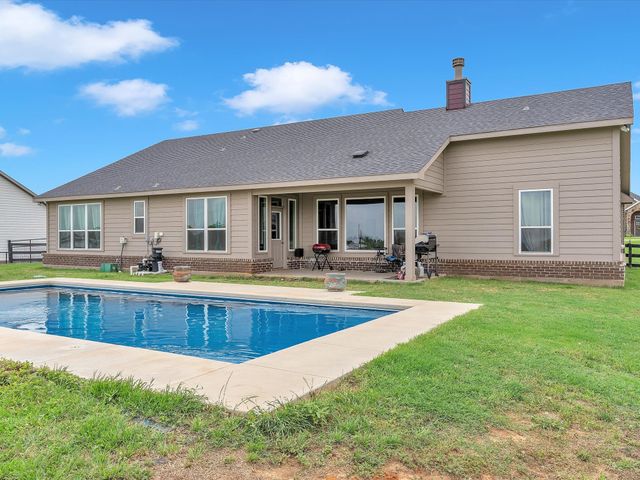 1013 Northern Oaks Court, Springtown, TX 76082