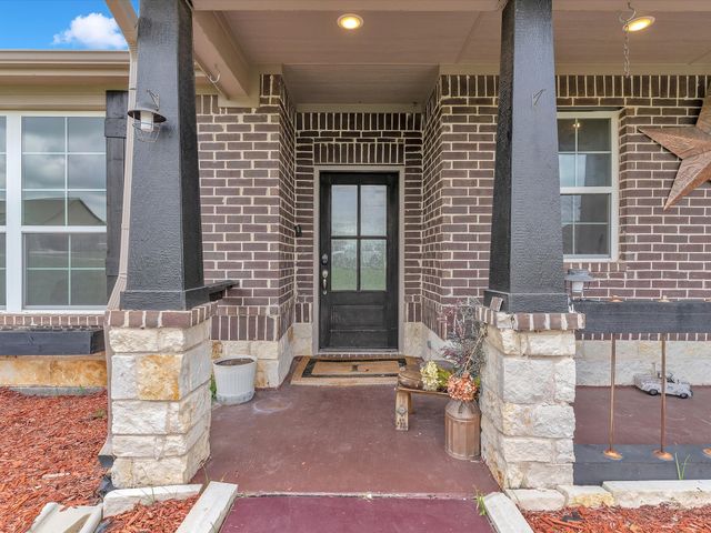 1013 Northern Oaks Court, Springtown, TX 76082