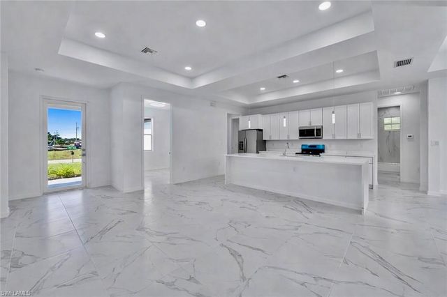 4113 19th ST SW, Lehigh Acres, FL 33976