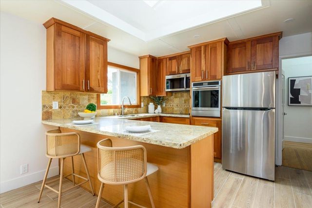 3625 Midfield Way, Redwood City, CA 94062